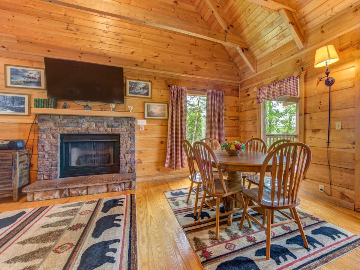 Bear Tracks, 2 Bedrooms, Hot Tub, Fireplace, Wifi, Jetted Tub, Sleeps 6 蓋特林堡 外观 照片