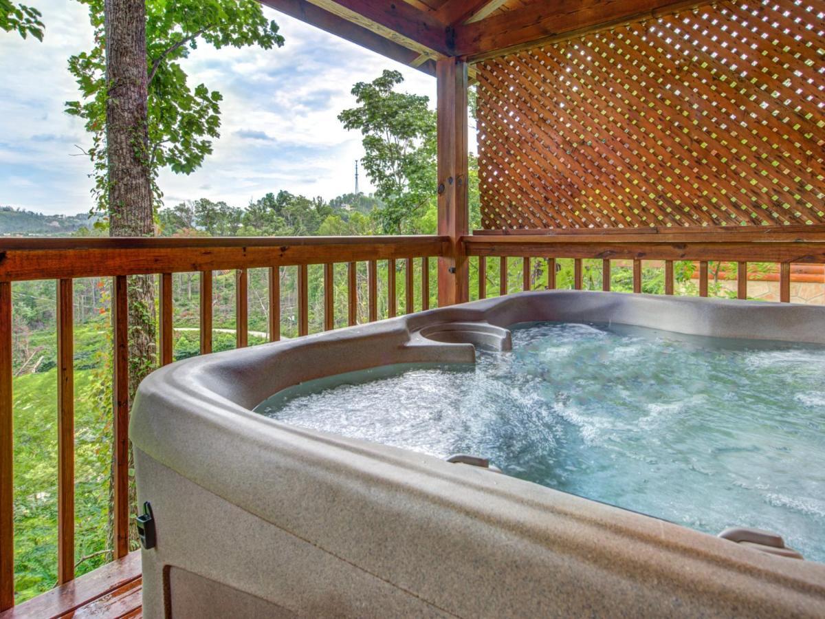 Bear Tracks, 2 Bedrooms, Hot Tub, Fireplace, Wifi, Jetted Tub, Sleeps 6 蓋特林堡 外观 照片