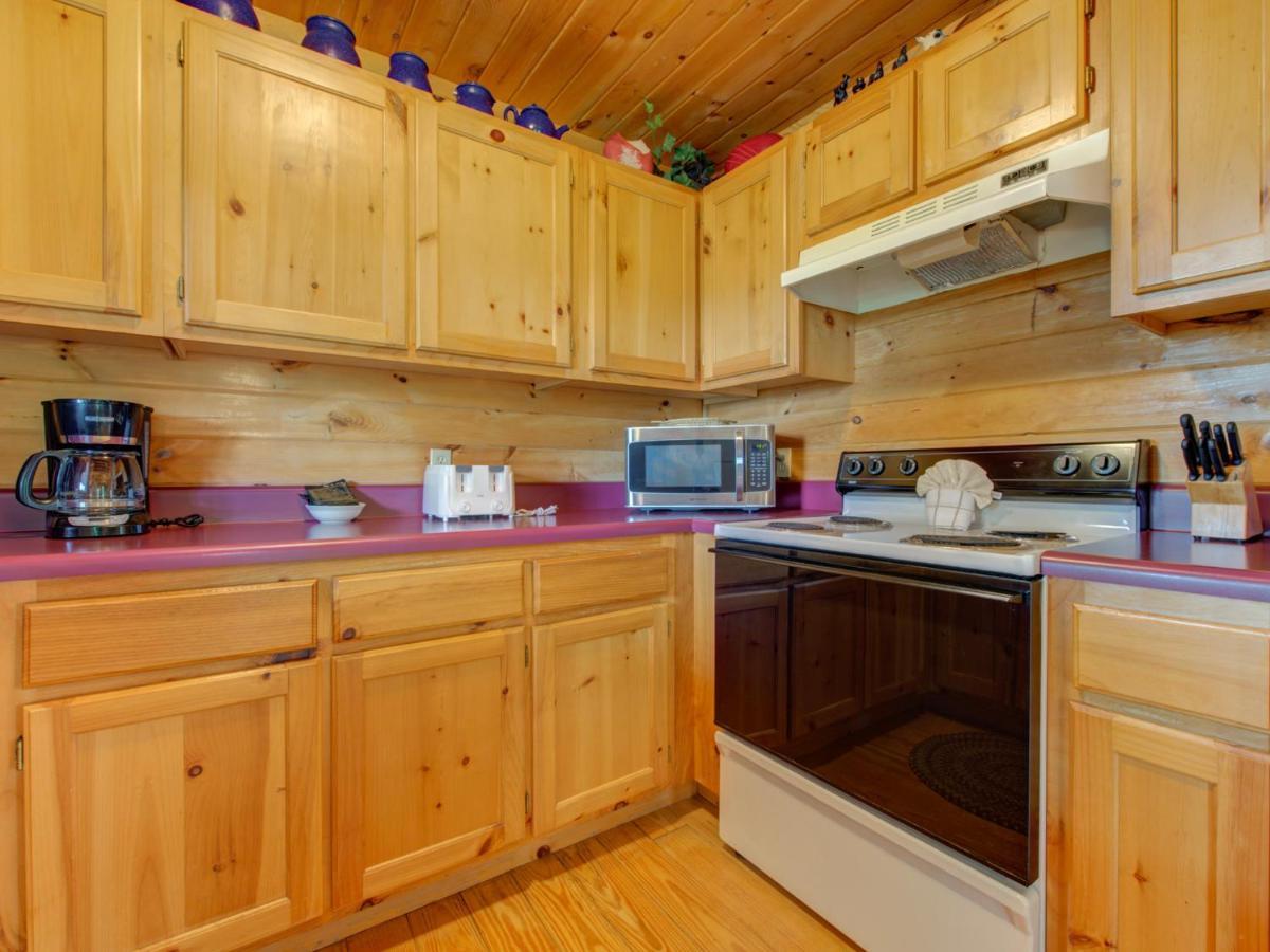 Bear Tracks, 2 Bedrooms, Hot Tub, Fireplace, Wifi, Jetted Tub, Sleeps 6 蓋特林堡 外观 照片