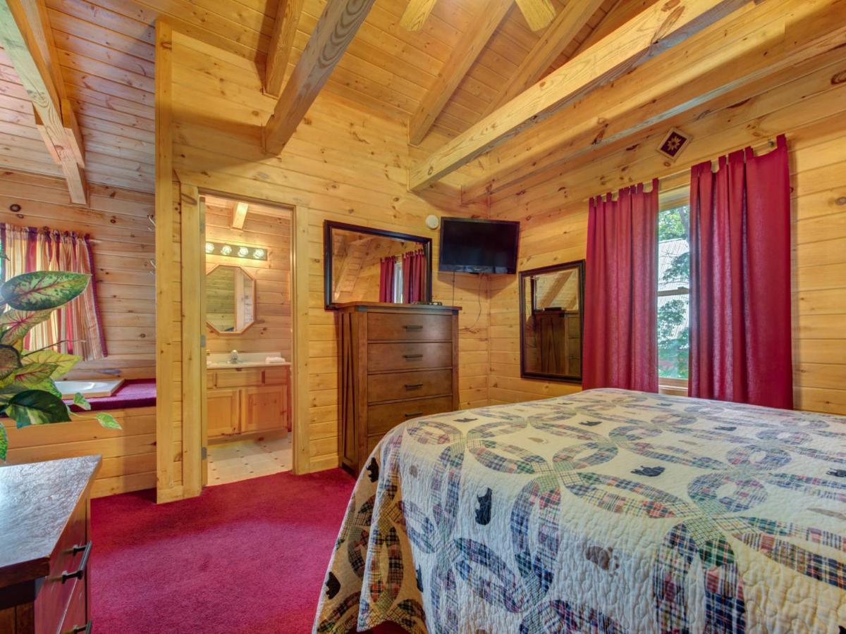 Bear Tracks, 2 Bedrooms, Hot Tub, Fireplace, Wifi, Jetted Tub, Sleeps 6 蓋特林堡 外观 照片