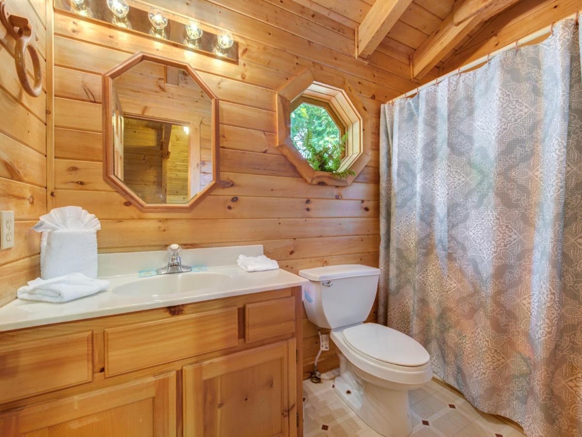 Bear Tracks, 2 Bedrooms, Hot Tub, Fireplace, Wifi, Jetted Tub, Sleeps 6 蓋特林堡 外观 照片