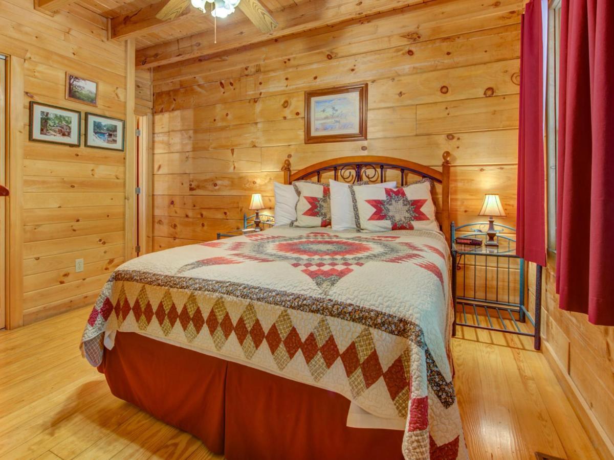 Bear Tracks, 2 Bedrooms, Hot Tub, Fireplace, Wifi, Jetted Tub, Sleeps 6 蓋特林堡 外观 照片