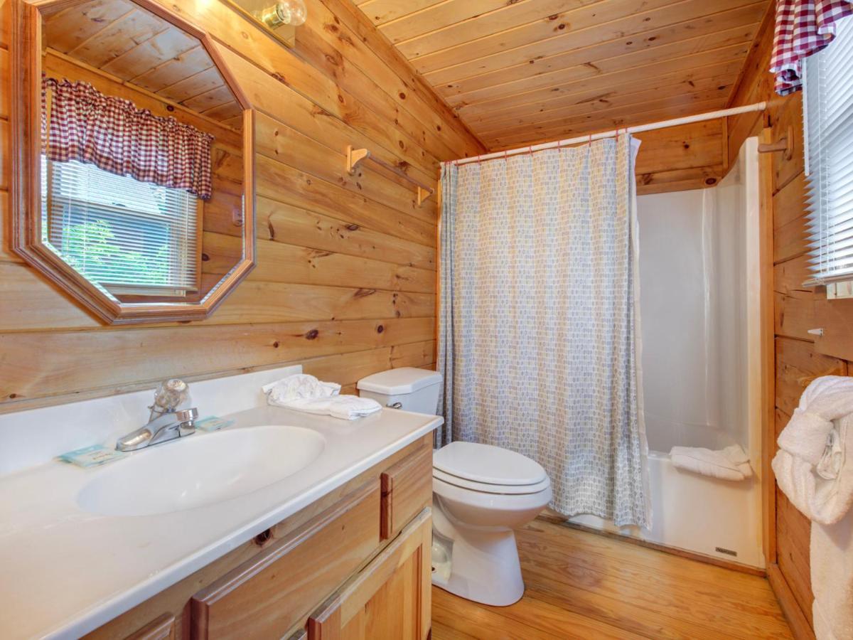 Bear Tracks, 2 Bedrooms, Hot Tub, Fireplace, Wifi, Jetted Tub, Sleeps 6 蓋特林堡 外观 照片