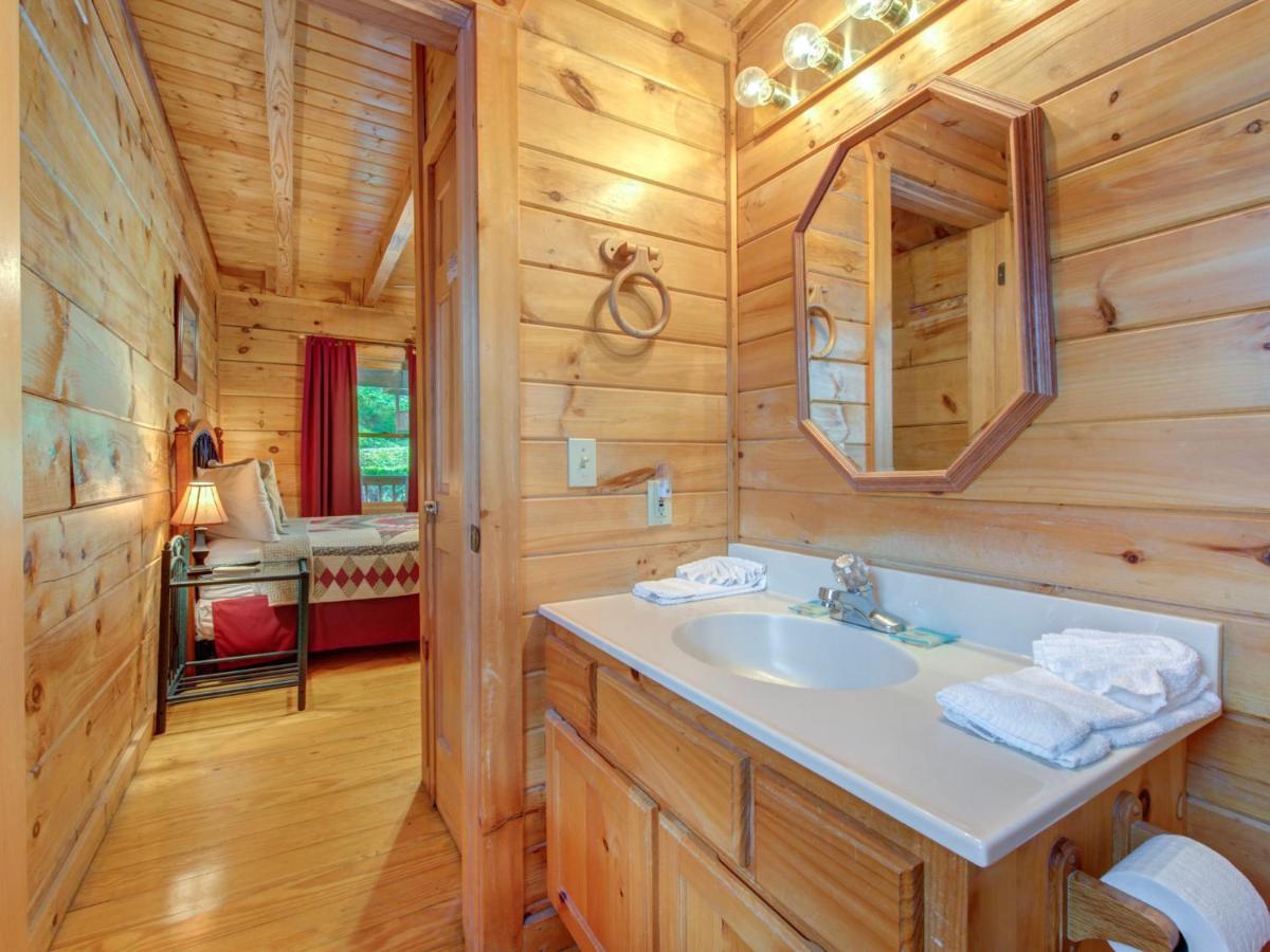 Bear Tracks, 2 Bedrooms, Hot Tub, Fireplace, Wifi, Jetted Tub, Sleeps 6 蓋特林堡 外观 照片
