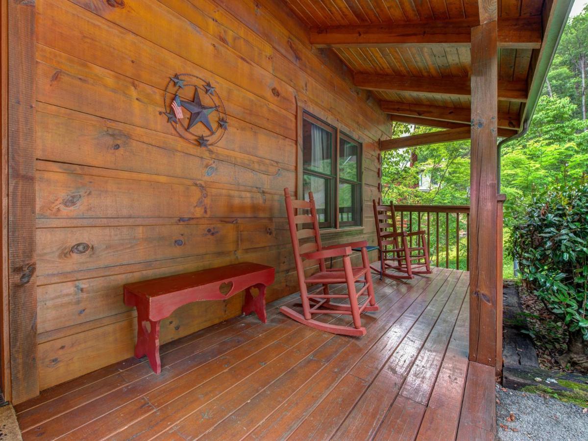 Bear Tracks, 2 Bedrooms, Hot Tub, Fireplace, Wifi, Jetted Tub, Sleeps 6 蓋特林堡 外观 照片